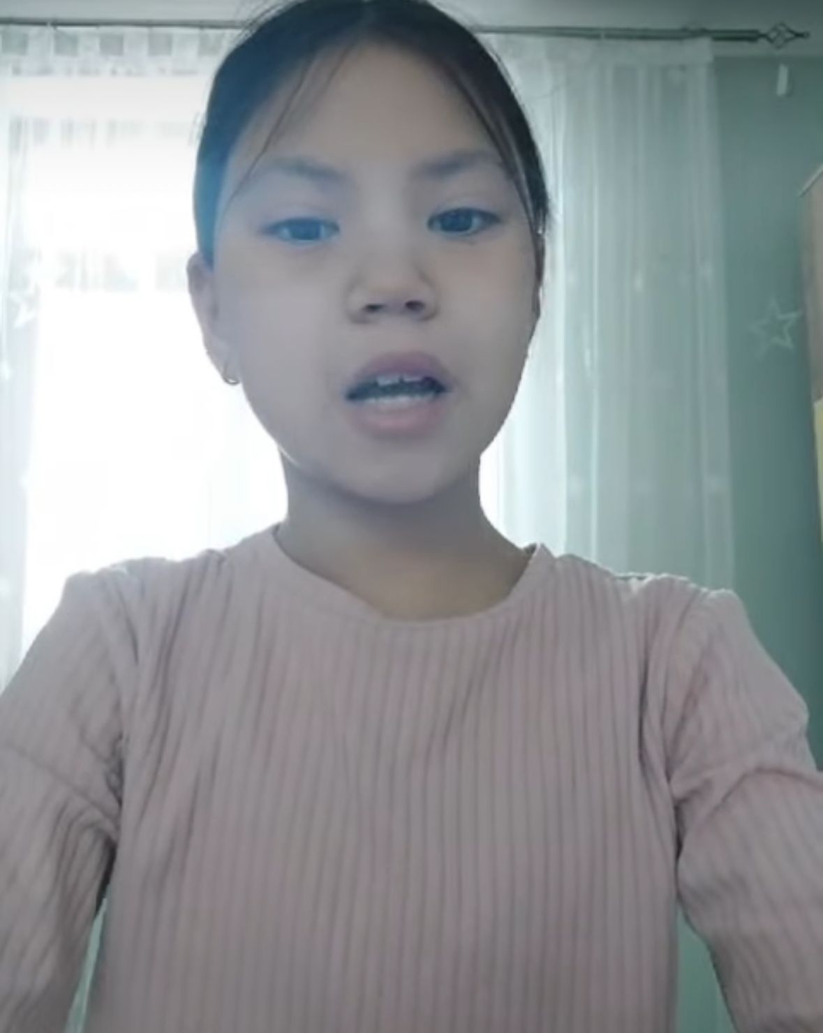 Оқушыларымыз қысқы каникулда кітап оқу үстінде