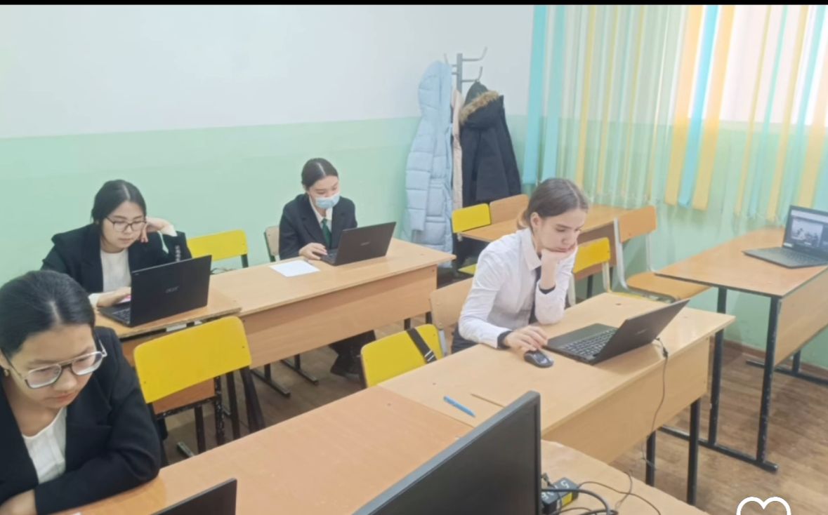 Бүгін 9-11 арасында ағылшын тілінде сыни ойлау және философия бойынша олимпиадаға іріктеу кезеңі өткізілді.