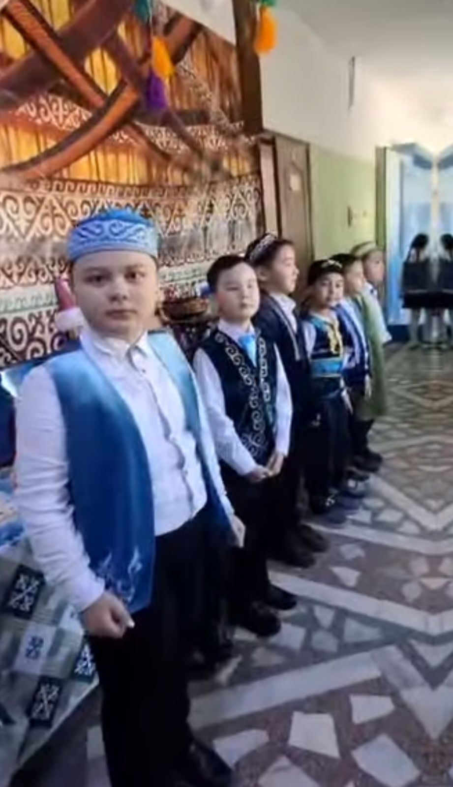 "Наурызнама" онкүндігі жалғасын табуда, оқушыларымыз ұлттық киім киіп, көңілді үзіліс сәтін өткізуде.