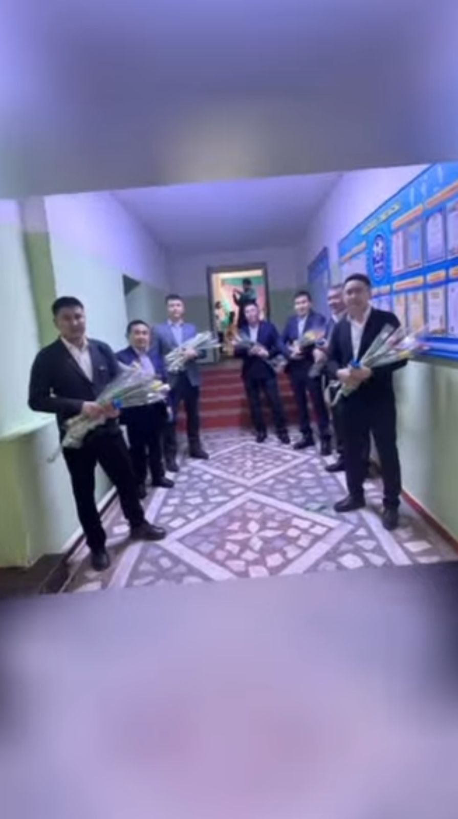 Көктем келді күлімдеп, Шуақ шашып нұрындай. Аруларды құттықтап, 8 Наурыз – тойындай!